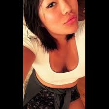 Darlene Pham (@DARlinggDARlene)