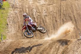 Maghla cum she has the look of a bikini model and behaved