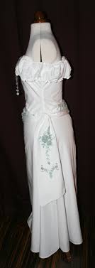 Hochzeitskleid aus spitze oder spitzenhochzeitskleid? Brautkleider Farbakzent Mels Gewaenderey