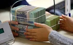 Lãi suất tiết kiệm tăng trên 6%/năm, tiền nhàn rỗi ở lại ngân hàng?