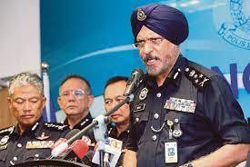 Datuk seri utama, datuk seri, datuk. A Datuk Seri Three Datuks Among Six Held Over Investment Scam