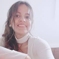 Nadia Kast's Instagram, Twitter & Facebook