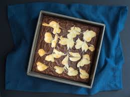 This Makes A Big 13x9 Pan Of Brownies Using A Brownie Box Mix Super Easy And Looks Gormet Cream Cheese Brownies Easy Cream Easy Cream Cheese Brownie Recipe