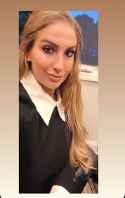 Penny Weiss's Instagram, Twitter & Facebook