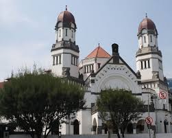 If you need spanish to english translation, you should type your texts and click the blue button so that it can translate to english. Lawang Sewu Wikipedia