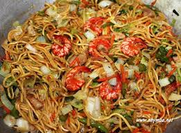 Pancit Canton Guisado Or Just Pancit Bihon Is Really My Favorite Food I Can Actually Eat Pancit Everyday Without Getting Tired To It Pancit Guisado Food