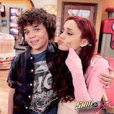 They say opposites attract… no wonder sam (jennette mccurdy) and freddie (nathan kress) got together! Sam And Cat On Twitter Still Waiting For Your New Year S Kiss On January 4th Tbt