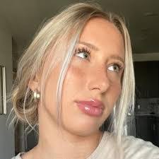 Amanda Tilden's Instagram, Twitter & Facebook