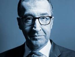 Dennis Devooght: »Väter sollten selbst dafür sorgen, dass sie eine enge  Bindung zu ihren Kindern aufbauen können«