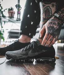 Black And Gold Vapormax Plus Outfit Nike Air Vapormax Flyknit Black Sneakers Men Fashion Sneakers Fashion Sneakers Men