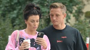 Jakub rzeźniczak cały czas formalnie jest mężem edyty zając. Jakub Rzezniczak Zaglada W Telefon Swojej Dziewczyny Magdy Paparazzi Kozaczek
