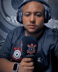 Leo Rodrigues's Instagram, Twitter & Facebook