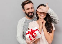 La idea es la compañía del ser amado o de alguien especial e intercambiar un regalo, salir de cena, o simplemente pasar el día. Los Regalos Mas Originales Para San Valentin 2021 Topcomparativas