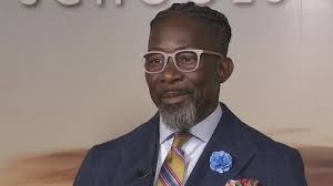 Chiefs quarterback Patrick Mahomes surprises 13-year-old with Super Bowl  tickets