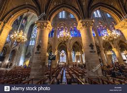 Un incendie a ravagé la cathédrale inscrite au patrimoine mondial de l'humanité le 15 avril 2019. Interieur Von Notre Dame De Paris Mittelalterlichen Gotischen Kathedrale In Paris Frankreich Ein Paar Wochen Vor Der Zerstorung Durch Feuer Stockfotografie Alamy