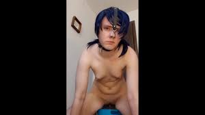 鼻フック付きのバケツで放尿