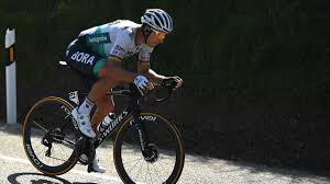 Peter sagan shows daniel oss his sweet potato. Cycling News Peter Sagan May Soon Need A New Team Says Bora Hansgrohe Team Manager Ralph Denk Eurosport
