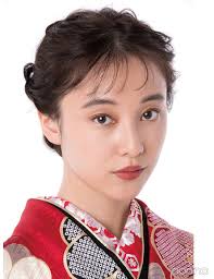 黒髪 暗めの髪色さん 赤の振袖で差がつくヘア メイクはコレ 成人式2020 髪型 メイク 成人式メイク ヘアメイク メイク