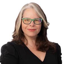 Transformative Leadership: Fostering Team Unity and Technology Innovation