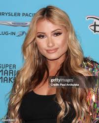 2 047 photos et images haute résolution de Paul Tucker