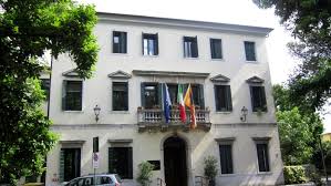 Istituto nazionale neurologico carlo besta via celoria, 11 20133 milano tel. Covid A Scuola Mini Focolaio Anche Al Besta Trovati 8 Positivi In Una Classe