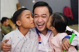 Aku gak mau bilang aku bukan siapa siapa. Siapa Betrand Peto Yang Jadi Anak Ruben Onsu Ini 7 Faktanya Halaman All Kompas Com