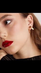 The makeup vs. professional photos 🦋, 📷: @jon.doucette , Makeup for  @vcoterie , #rhodeislandmakeupartist #photoshoot #redlip #vcoterie #makeup