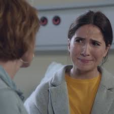 Laura ist verzweifelt. Bei TVNOW könnt ihr sehen, wie es weitergeht: 👉  https://www.tvnow.de/serien/gzsz-1?utm_source=facebook&utm_medium=post&utm_campaign=format_fanpage&utm_term=gzsz