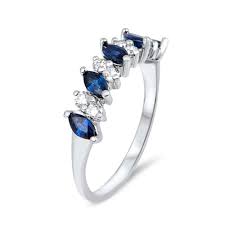 À qui se destine cette bague. Demi Alliance Or Blanc Saphirs Et Diamants Babylone
