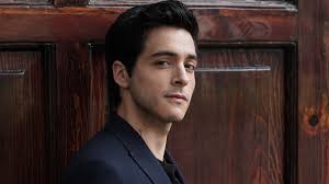 Leonardo Álvarez interpretará a Alan Dávila en “Parientes a la fuerza”