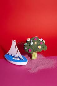 toy boat sinking photos free