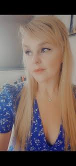 Hi all, just wanted to say 'heyyy' and introduce myself. I'm from New  Zealand. I am a nerd for all things AI. I've developed and launched a  successful all in one AI