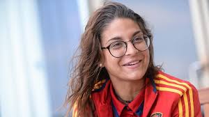 Captain Sandra introduces her Spain team-mates