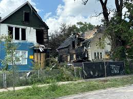 I would have been in flames': Man describes narrow escape from Grand  Crossing fire