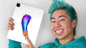 Drawing Pewdiepie In One Line Mrbeast Dude Perfect Marshmello More Youtube