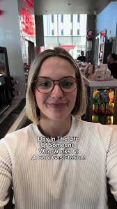 Day in the life of someone who works at a cool gas station! #dayinthelife  #gasstation #chamoypicklekits #reeders #reederstulsa #coolgasstation  #gasstationfood