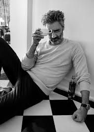 Taika waititi on jojo rabbit, new thor movie & sleeping at work. Thor Ragnarok S Taika Waititi Is Here To Save The Blockbuster Gq