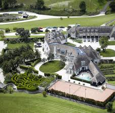 Book haus kim, waren on tripadvisor: Internet Schwergewicht Kim Schmitz Alias Kimble Alias Dotcom Alias Dr Evil Welt