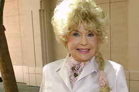 Donna Douglas, 'Elly Mae' of Beverly Hillbillies, Dies at 81