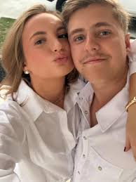 HAPPY 22ND T!!!!!!!!!!!!💚💚✨ To know u is to love u! So thankful we got to  spend the last two years together as ROOMIES & sisters after all 🥺 The  best Hemline, Canteen,