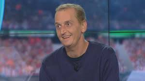 Pour cette saison des «héros du gazon» c'est le fc pessoux qui bénéficie des conseils du coach, leo van der elst. Les Heros Du Gazon Rtbf Les Heros Du Gazon 2 Episode 3 Ce Dimanche A 20h50 Sur La Facebook