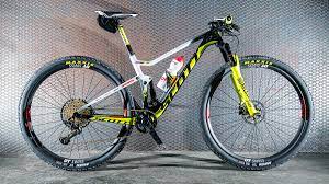 How the young brit will rebound adds another element of excitement to what is shaping up to be a thrilling olympic mountain bike race. Die Perfekte Bike Einstellung Fur Ein Mountainbike Etappenrennen Scott