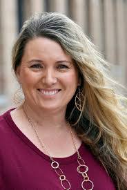 Leann Murray's Instagram, Twitter & Facebook