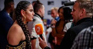 Berucht, bekogeld, benijd en bewonderd door haters en fans. Zieke Famke Louise Zegt Optreden Euifeest In Hasselt Af Kop Van Overijssel Destentor Nl