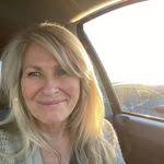 Carrie Phipps's Instagram, Twitter & Facebook