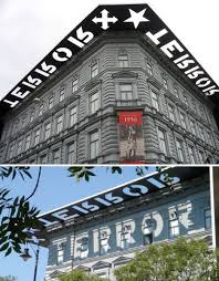 Audience reviews for tiny house of terror. Signs Of The Times 13 Architectural Signage Designs Urbanist Fachadas Senaletica Disenos De Unas