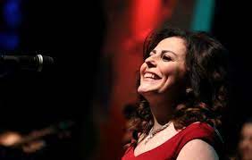 ميادة هي فنانة سورية ولدت في عام 1967 م في مدينة حلب , و بدأت مشوارها الغنائي منذ سن. ÙˆÙØ§Ø© Ø§Ù„Ù…Ø·Ø±Ø¨Ø© Ø§Ù„Ø³ÙˆØ±ÙŠØ© Ù…ÙŠØ§Ø¯Ø© Ø¨Ø³ÙŠÙ„ÙŠØ³ Ø¨Ø¹Ø¯ ØµØ±Ø§Ø¹ Ù…Ø¹ Ø§Ù„Ù…Ø±Ø¶ Ø­ÙŠØ§ØªÙ†Ø§ Ù…Ø´Ø§Ù‡ÙŠØ± Ø§Ù„Ø¥Ù…Ø§Ø±Ø§Øª Ø§Ù„ÙŠÙˆÙ…