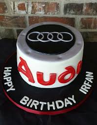 Audi Cake By Max Amor Cakes Cars And Motor Cars Kuchen Batman Kuchen Blechkuchen Einfach