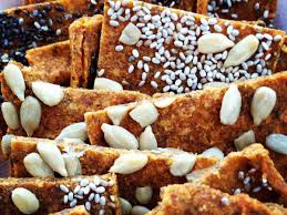 Mar 01, 2017 · these are all savory versions, but i'll bet you can go sweet, too! Recipe Savoury Almond Crackers Rohtopia Rohkost Ganzheitliches Wohlfuhlen