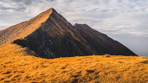 Vrful moldoveanu este vrful muntos cel mai nalt din romnia, situat n masivul fgra, judeul arge. Varful Moldoveanu Tur Ghidat Explore TransfÄƒgÄƒrÄƒÈ™an